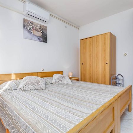 Lovely Apartments In Valbandon 法扎纳 外观 照片