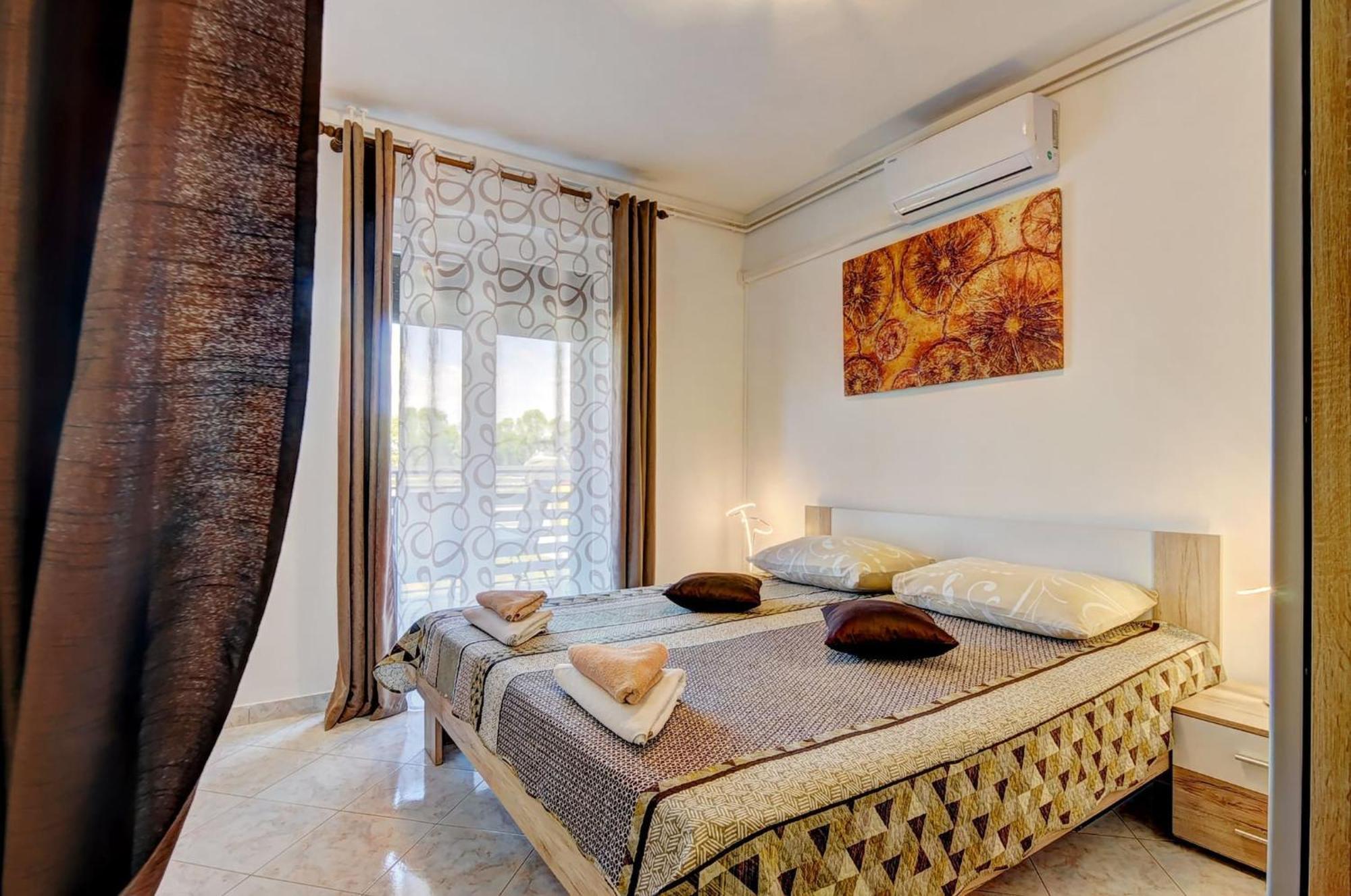 Lovely Apartments In Valbandon 法扎纳 外观 照片