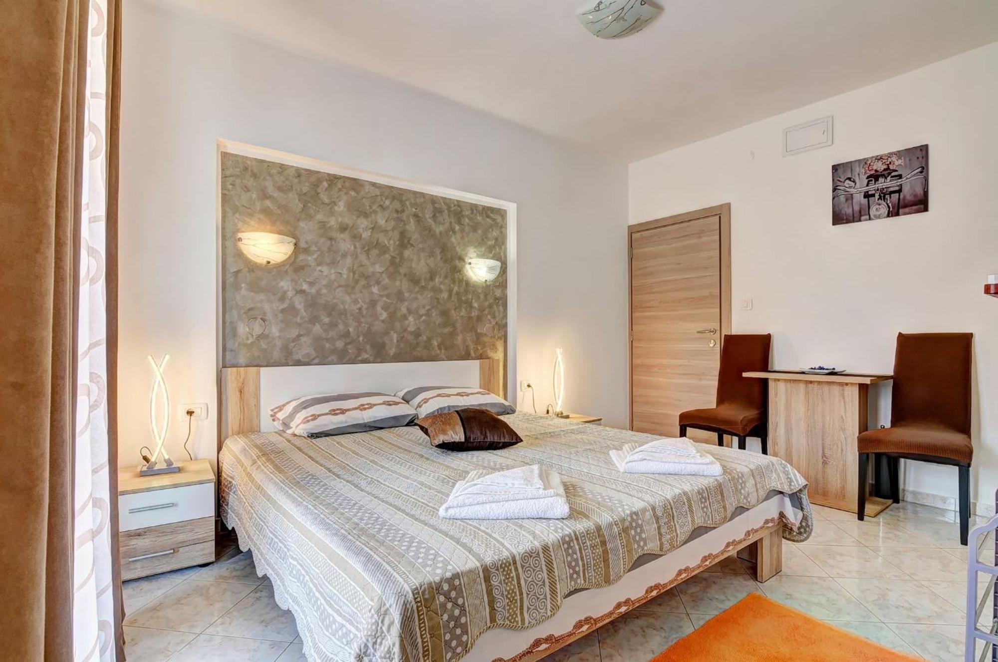 Lovely Apartments In Valbandon 法扎纳 外观 照片