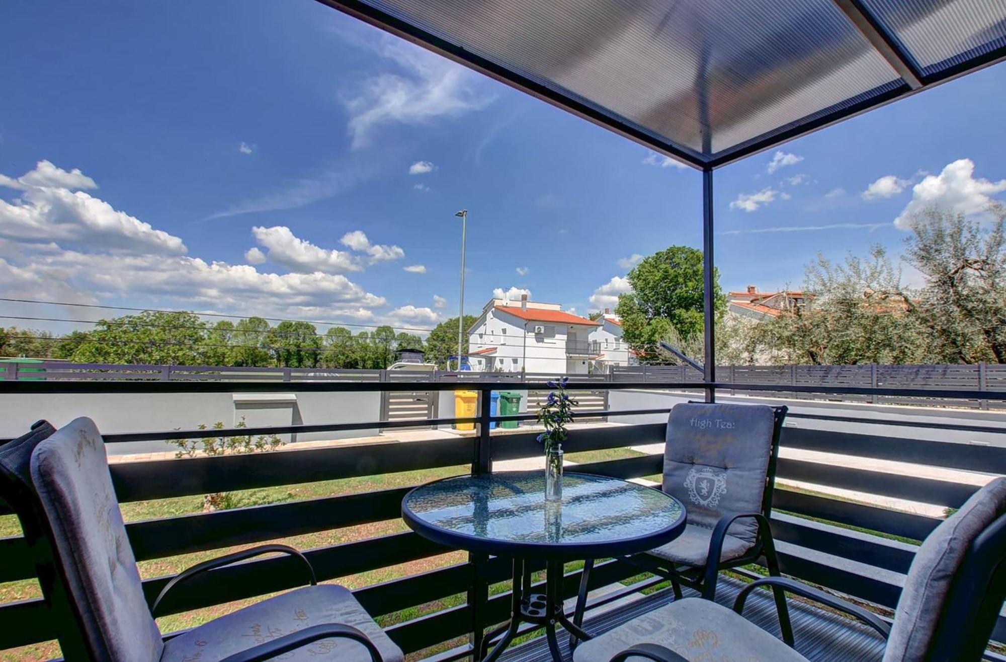 Lovely Apartments In Valbandon 法扎纳 外观 照片