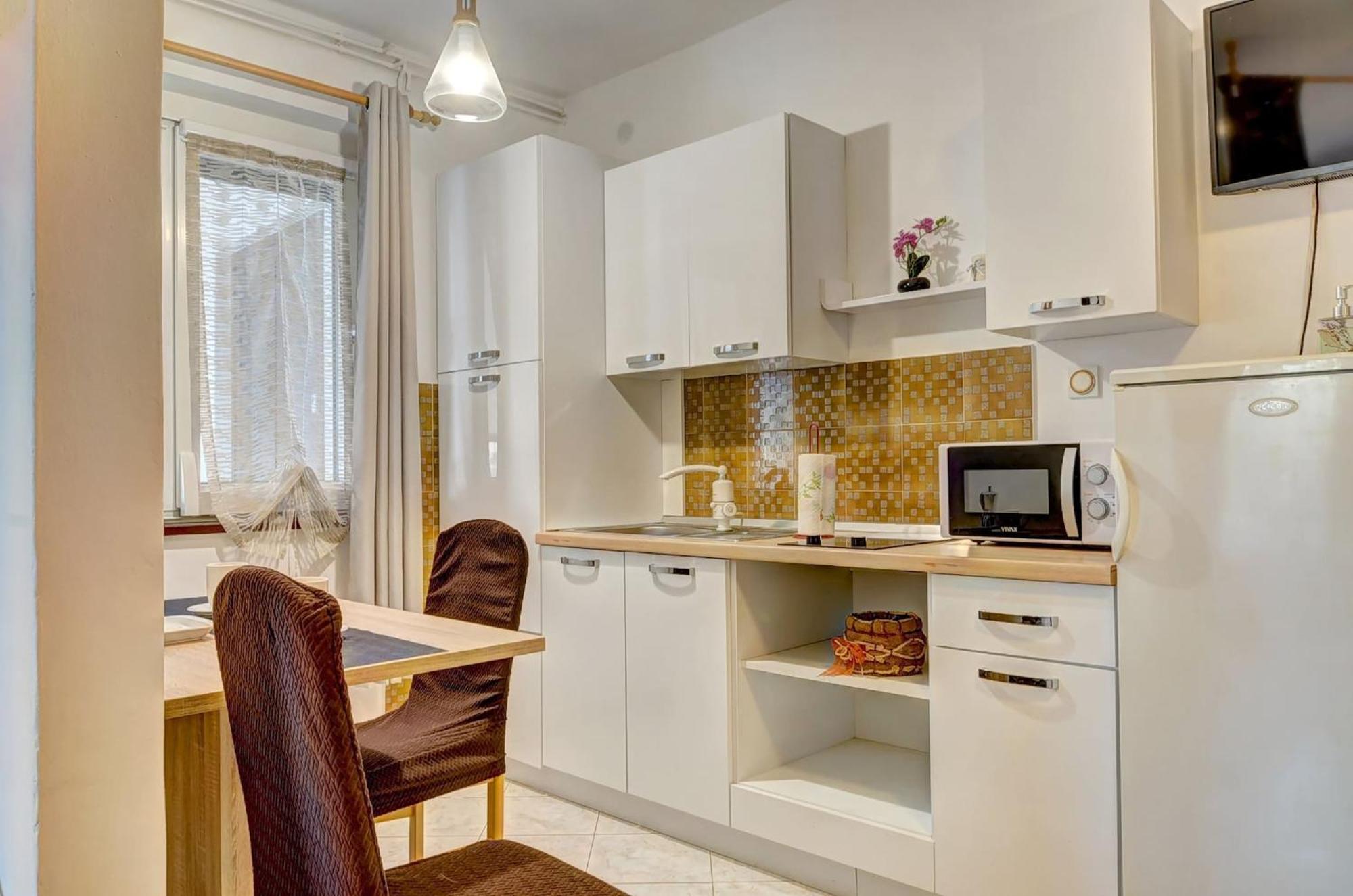 Lovely Apartments In Valbandon 法扎纳 外观 照片