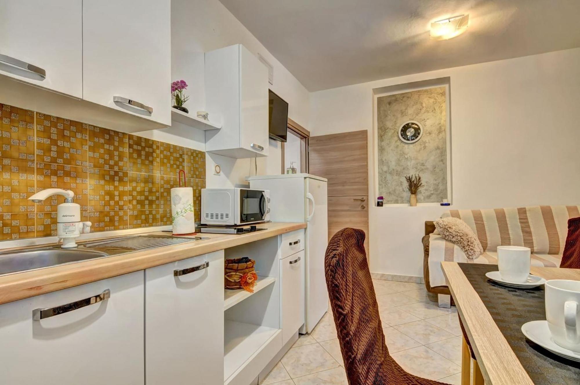Lovely Apartments In Valbandon 法扎纳 外观 照片