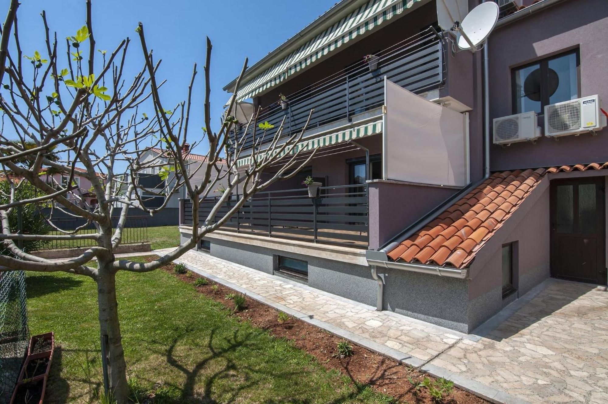 Lovely Apartments In Valbandon 法扎纳 外观 照片