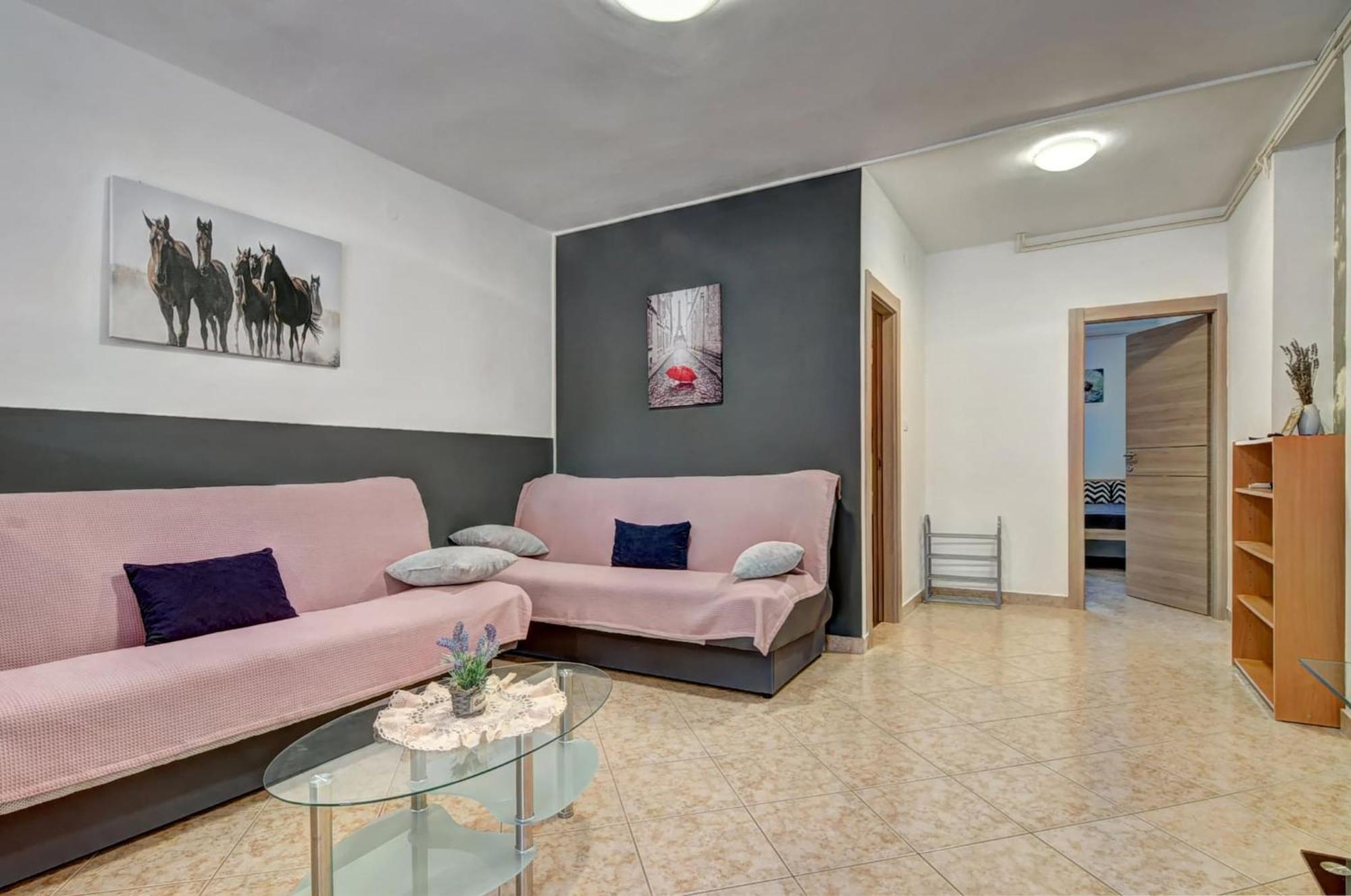 Lovely Apartments In Valbandon 法扎纳 外观 照片